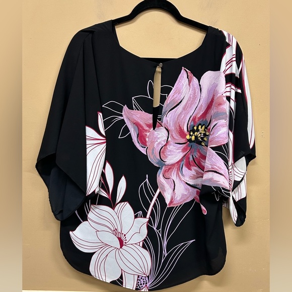 WHBM Floral Flowy Poncho Style Blouse SIze Medium - Picture 2 of 5